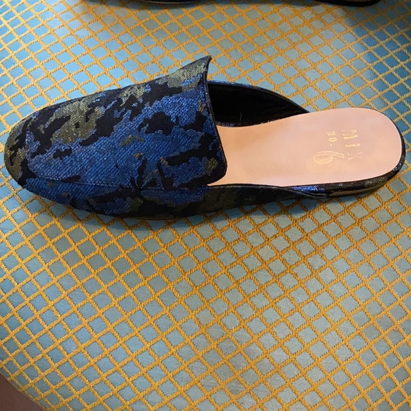 Mix No. 6 Blue Metalic flats size 6 1/2 - Picture 2 of 7